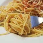 キッチン ブルー グローブ - パスタは細麺です