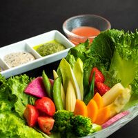 旬野菜の彩りサラダ
