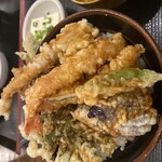 大衆食堂 定食のまる大 - 上天丼！神さん　食べきれずに俺等いただく！タレ効いてた！　かぼちゃの天ぷら珍しい！