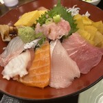 Taishuushokudou Teishoku No Marudai - 海鮮丼！マグロ　サーモンとか分厚かったわ！酢飯　すが強かったかなーー。。！