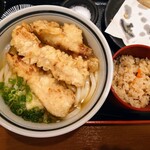 Udon Washou - 令和5年8月 ランチタイム
                      とり天定食(冷やかけ、とり天3個、かやくご飯) 800円