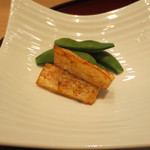 新宿割烹 中嶋 - 茶豆にスパイシー長芋。ビールが進みます。