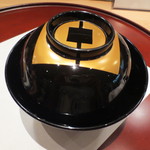 新宿割烹 中嶋 - お椀です。