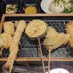 Kushi Tempura Yaki Shourompou Shokudou Maruni - 串天ぷら(肉、魚、野菜)
