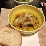 魅惑の酒屋 mikami - 白えびのアヒージョ