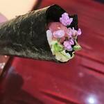 銀座 しのはら - 鮪とべったらの手巻き