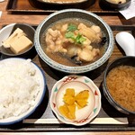 Donabe Dakigohan Nakayoshi - 若鶏と茄子の柚子おろし煮定食