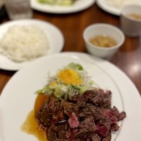 キャトルラパン 北梅田 - ステーキランチ1枚半。ライス大