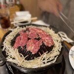 羊肉炭火焼 肉汁屋 - 