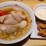 どうとんぼり 神座 - 小チャーシュー煮玉子ラーメン 1,130円　からあげセット 440円