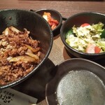 炭火焼肉 はるな - 料理写真:焼肉丼ランチ
