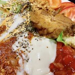 麺's ラッキーパンチ - ミートソースにチーズ、間違いないです。