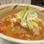 新宿割烹 中嶋 - 鰈の昆布〆のお茶漬。上におぼろ昆布と抹茶が散らされて。