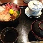 Ishoku Yakuimakuri Kaikan - 海鮮丼