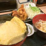 炭焼親子丼の店 鶏玉 - だし巻親子丼 ミニうどん(温・冷)付 / 鶏の唐揚げ(3ヶ)