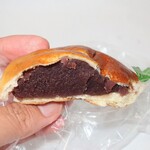 パンドノレーブ - ・「こしあんぱん(¥205)」の断面。