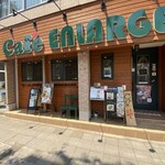 Kafe Enraji - 甲州街道沿いにあります。