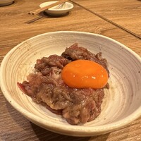 炭火焼肉ホルモン うしごろ 中目黒店 - とろけるロース