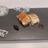 レミニセンス - 鰻と鮪のタルタル。絶妙なバランス、鰻は以前よりさらにパリパリふわふわで美味しくなってました。器にも世界観が出ましたね。
