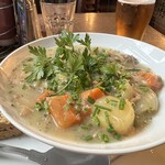 The Quays Irish Restaurant - 料理写真:Irish stew 