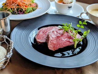 37 Roast Beef - 赤城牛シェア