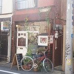 ピヨトトシャ - お店は西荻窪駅南口から歩いて5分くらいのところにあります。