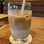 ホワイト グラス コーヒー - カフェラテ