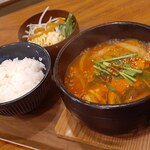 チヂミが自慢の韓国料理居酒屋 おんどる - キムチチゲ定食