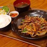 チヂミが自慢の韓国料理居酒屋 おんどる - プルコギ定食