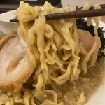 煮干らーめん 川むら - 中太縮れ平打ち麺