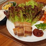 チヂミが自慢の韓国料理居酒屋 おんどる - サムギョプサル定食