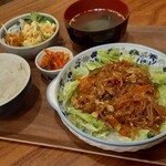 チヂミが自慢の韓国料理居酒屋 おんどる - チャプチェ定食