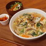 チヂミが自慢の韓国料理居酒屋 おんどる - 野菜クッパ定食