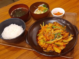 Chidimi Ga Jiman No Kankoku Ryouri Izakaya Ondoru - 豚キムチ定食