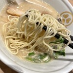 TOKYO豚骨BASE - 麺