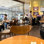 STARBUCKS COFFEE - 内観。