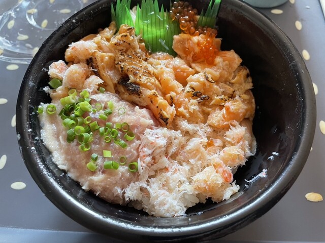 魚丼 国分町店 （UODON） - 勾当台公園/海鮮丼 | 食べログ