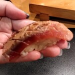 湯島天神下 すし初 - 中トロ　炙り