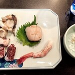 湯島天神下 すし初 - つぶ貝　帆立　蛸　甘海老　山椒塩