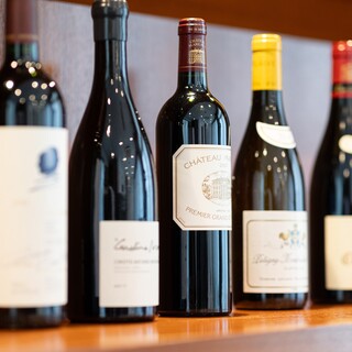 Please enjoy our carefully selected wines, mainly from France.