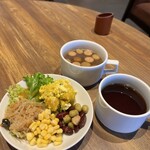 ビストロ カツキ - ★サラダ（１回目）とスープ、ホットコーヒー