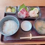 Hishidaya - はまちと帆立貝柱刺身定食