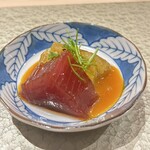 Sushi Tomikawa - 鰹の漬け  黄身醤油