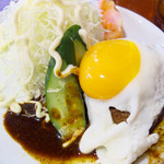 小古食堂 - 目玉焼のせハンバーグライス1000円