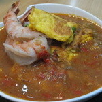 ロムアロイ - 「ゲーン・ソン・ムー」：シーフードの複雑な旨みとにんにくのコクが
      　　生唐辛子の爽やかな辛さと共に駆け抜けます♪
      