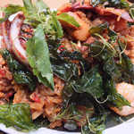 ロムアロイ - 「パッキーマオ」：焼きそばでありながら、チャーハンのような
      プルプルッと面白い食感！
      