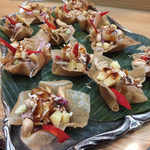 ロムアロイ - 「ミヤンカム」：生姜の爽やかな辛味、
      そして生のレモングラスの香りが
      弾けて、燃え上がるような爽快感♪
      