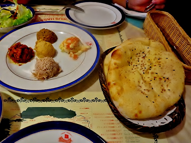 エスニックな風に向かって 世界３大料理 の中で最も親日的なお国の料理は 身体にも優しいヘルシー料理だった By バムセ マイケル ボスボラスハサン Bosphorus Hasan 新宿御苑前 トルコ料理 食べログ