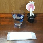 キッチン ブルー グローブ - 予約席とテーブルセット