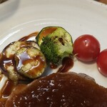 キッチン ブルー グローブ - 備え付け野菜のアップ